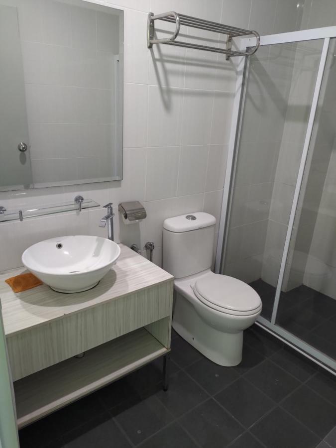 Marina Island Couple Home Stay Lumut Exteriör bild