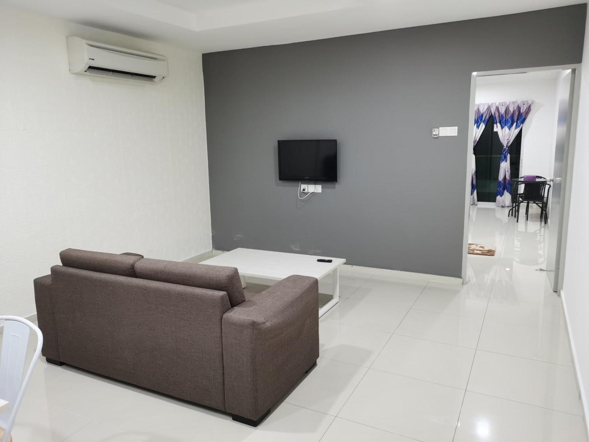 Marina Island Couple Home Stay Lumut Exteriör bild