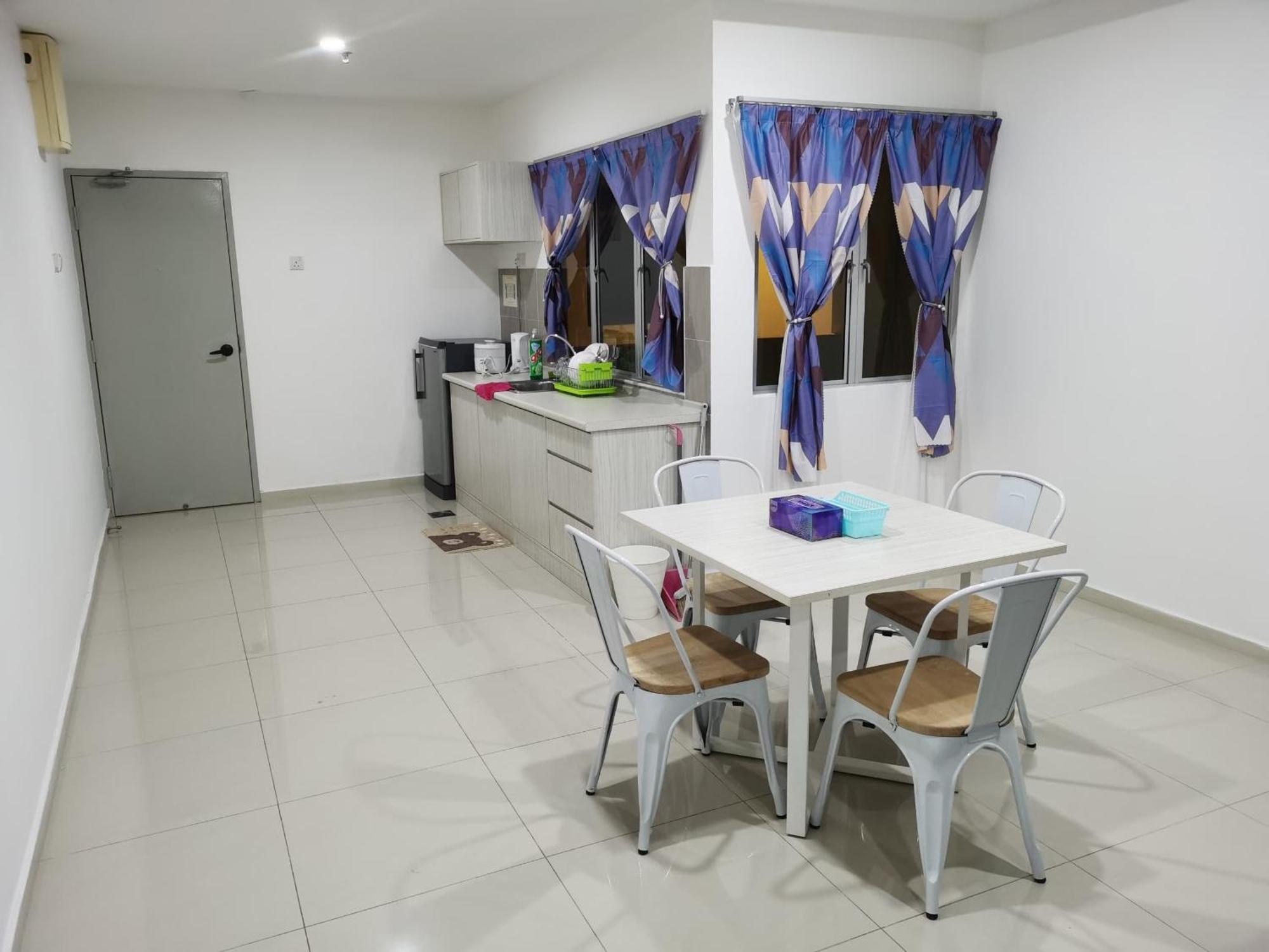 Marina Island Couple Home Stay Lumut Exteriör bild